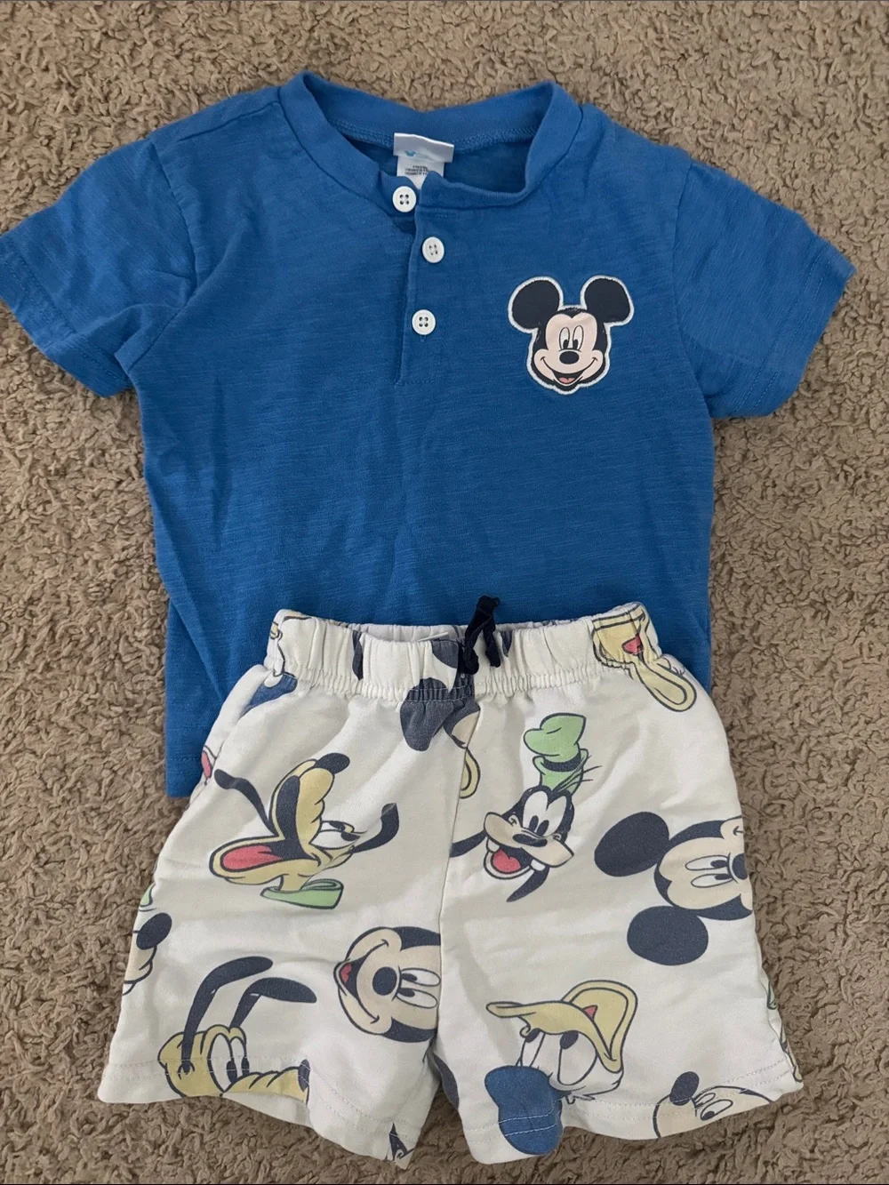 Nike Disney Toddler Boy Bundle 2T 6 Pc Shirts Shorts Sweatshirt